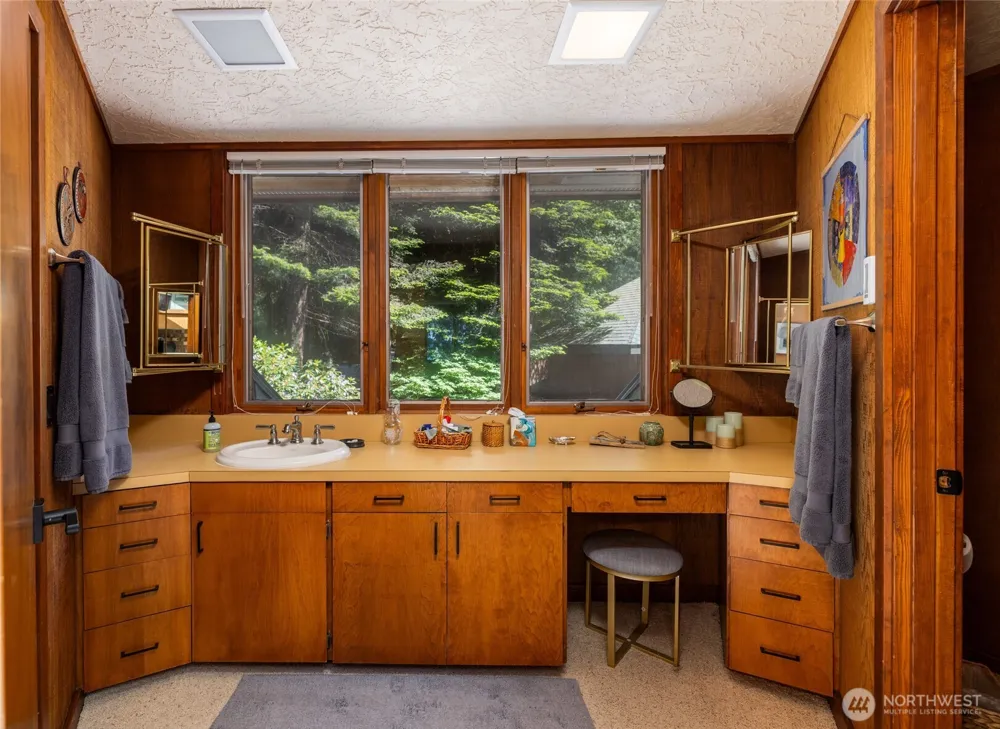 3559 Biz Point Road Anacortes, WA 98221