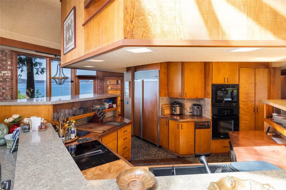 3559 Biz Point Road Anacortes, WA 98221