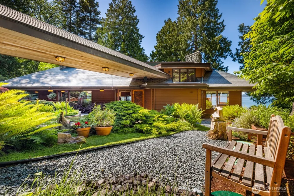 3559 Biz Point Road Anacortes, WA 98221