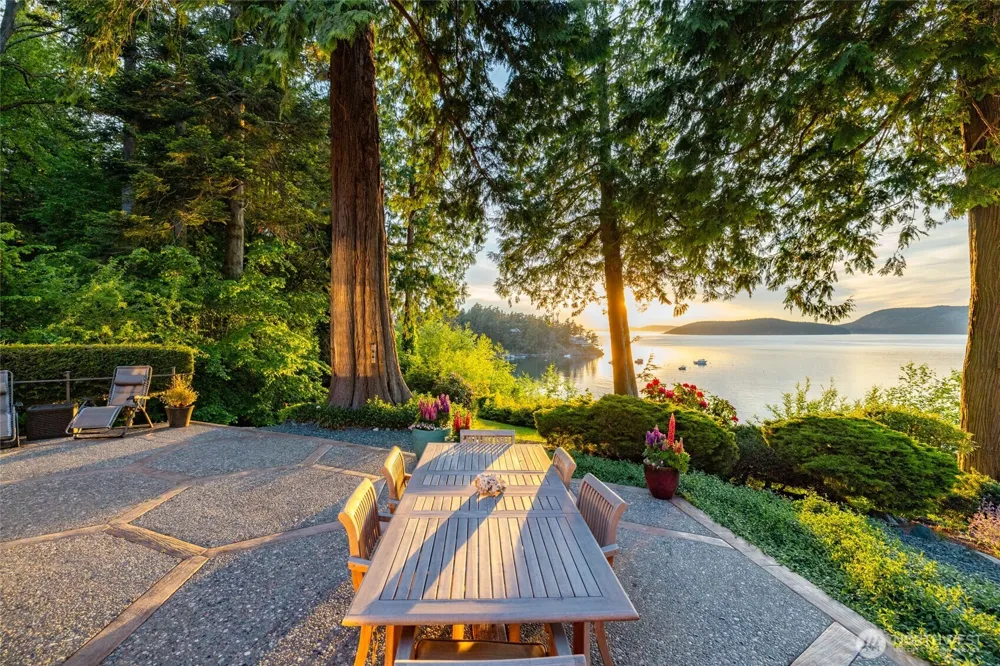3559 Biz Point Road Anacortes, WA 98221