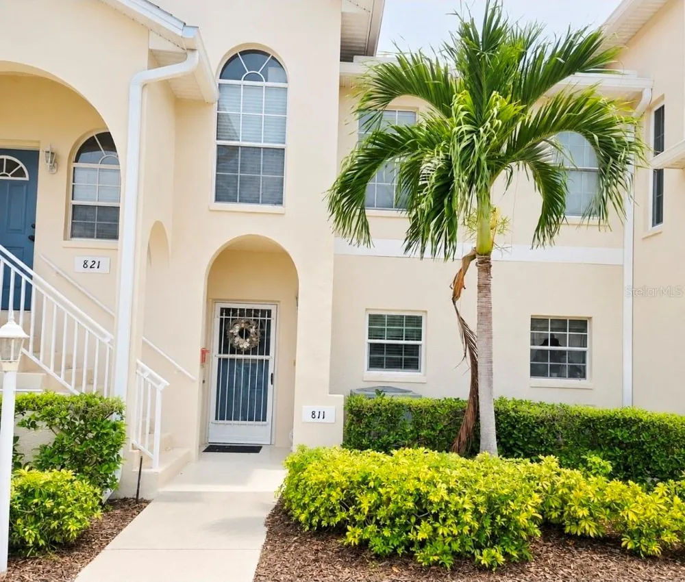 8360 WINGATE DRIVE #811 Sarasota, FL 34238