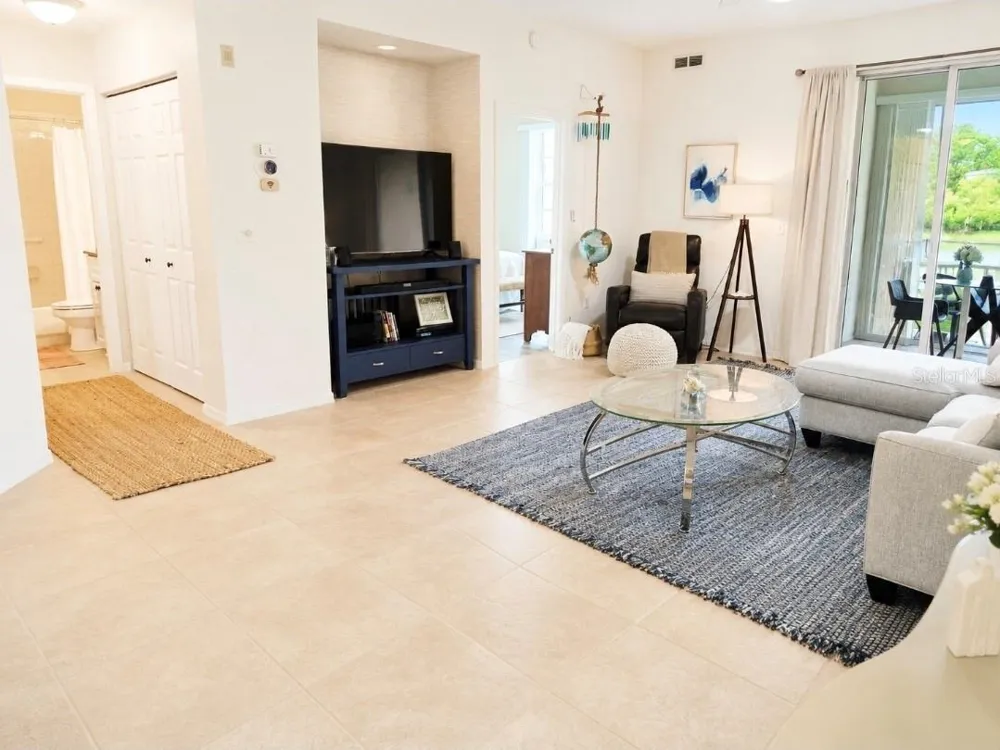 8360 WINGATE DRIVE #811 Sarasota, FL 34238