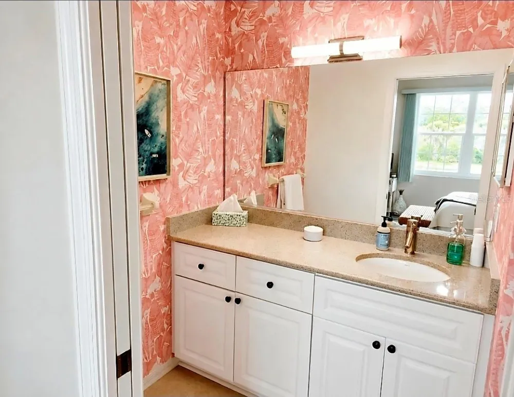 8360 WINGATE DRIVE #811 Sarasota, FL 34238