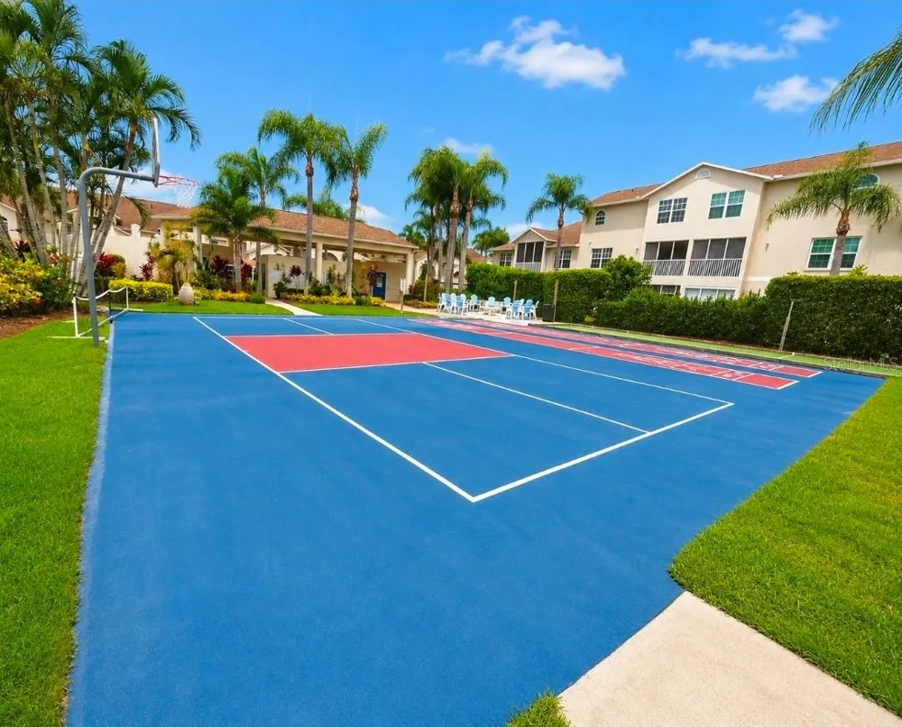 8360 WINGATE DRIVE #811 Sarasota, FL 34238