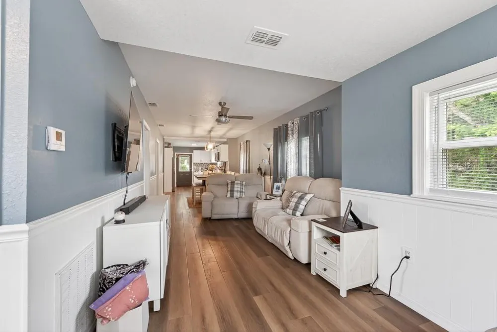 6101 ANNA AVENUE Gibsonton, FL 33534