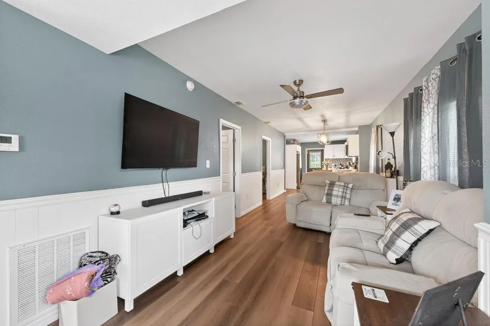 6101 ANNA AVENUE Gibsonton, FL 33534