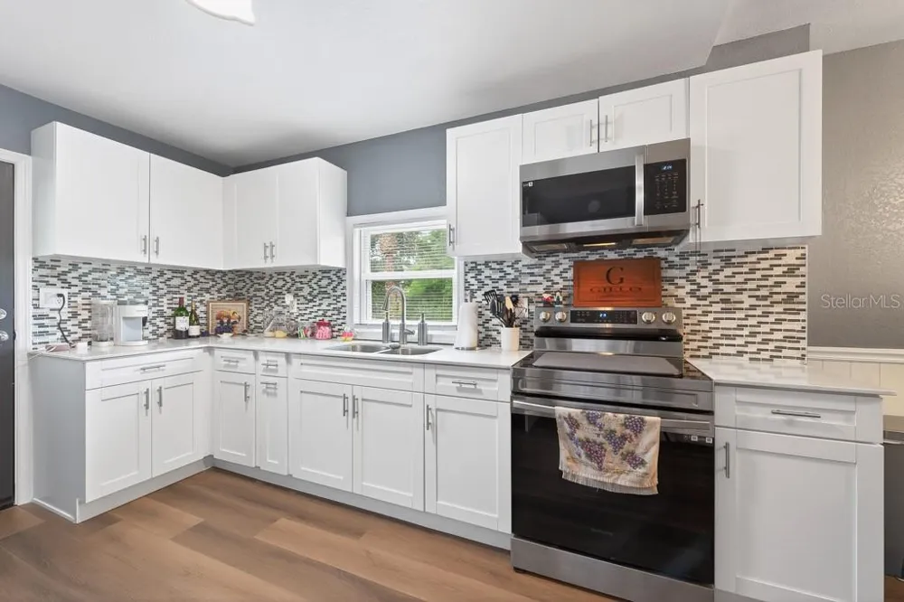 6101 ANNA AVENUE Gibsonton, FL 33534