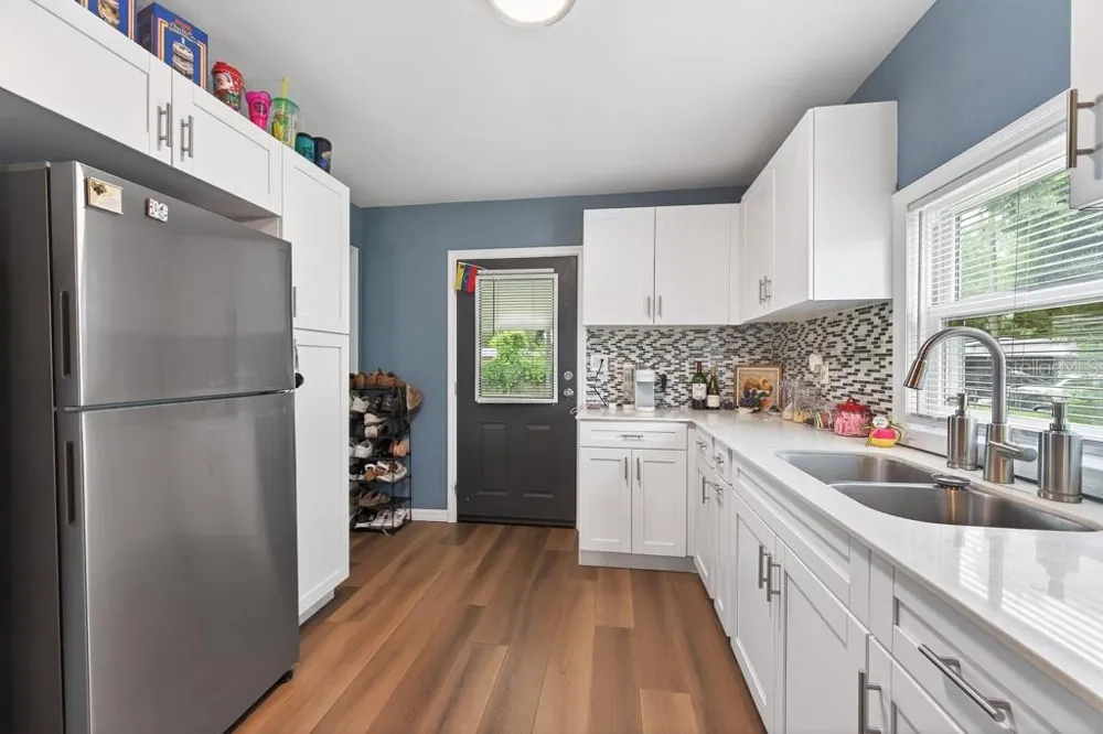 6101 ANNA AVENUE Gibsonton, FL 33534