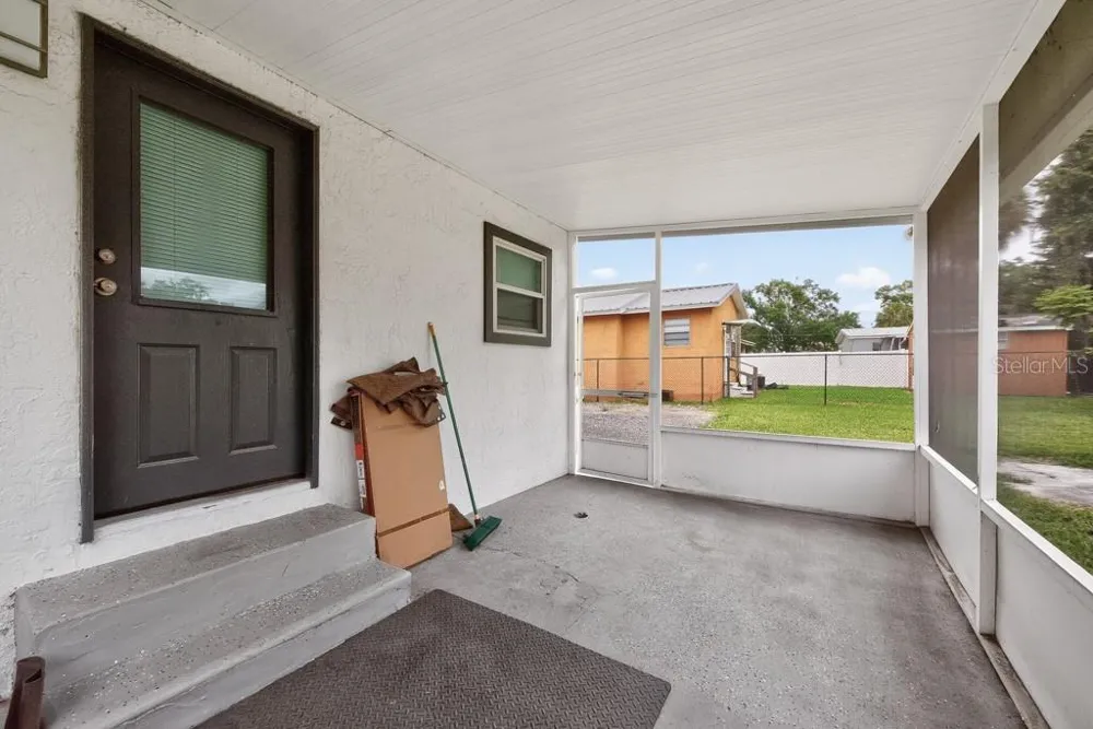 6101 ANNA AVENUE Gibsonton, FL 33534