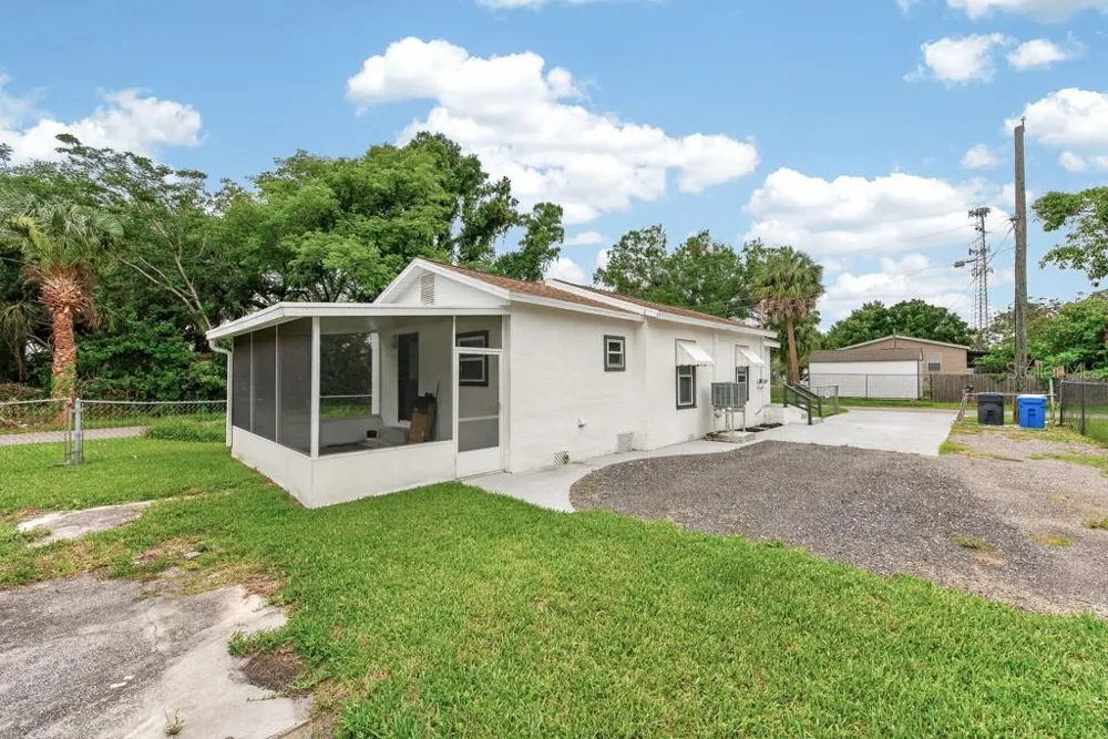 6101 ANNA AVENUE Gibsonton, FL 33534