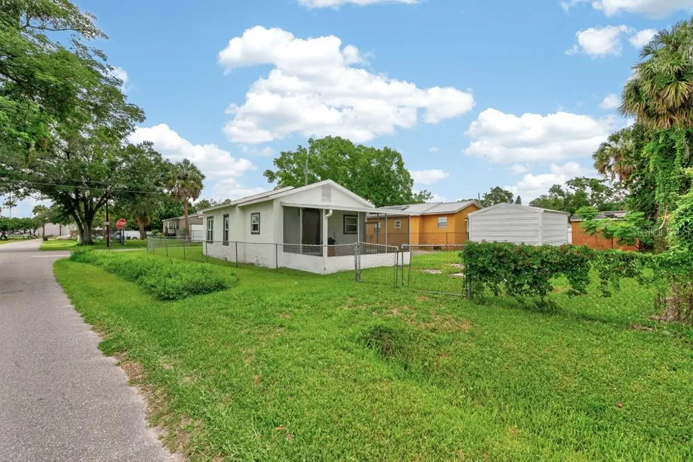 6101 ANNA AVENUE Gibsonton, FL 33534