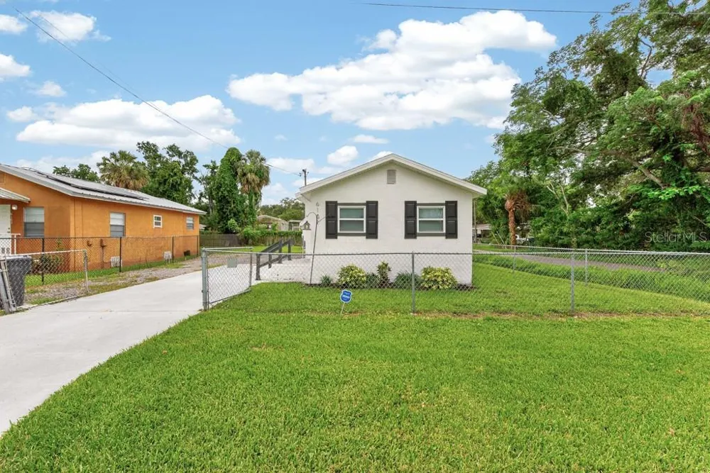 6101 ANNA AVENUE Gibsonton, FL 33534
