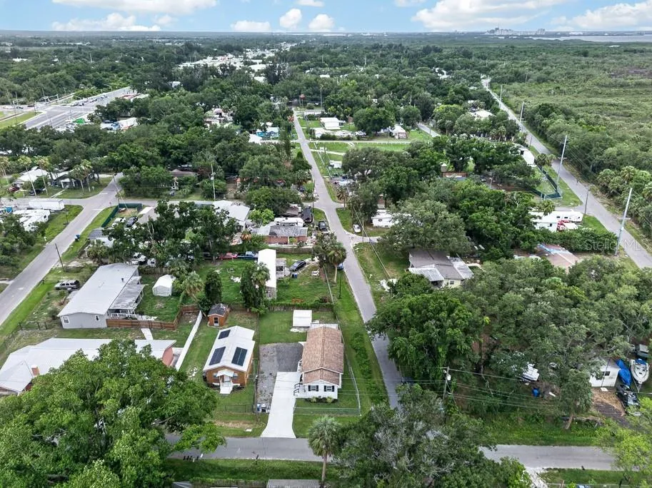 6101 ANNA AVENUE Gibsonton, FL 33534