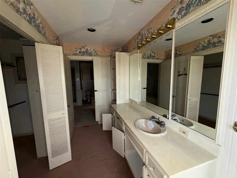 808 Ox Bow Horseshoe Bay, TX 78657