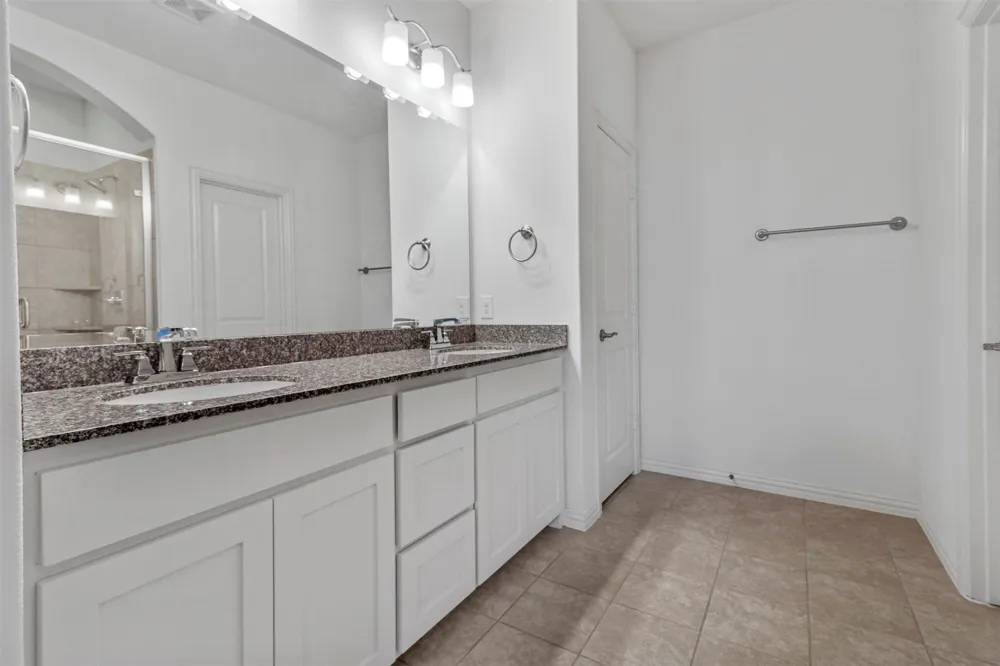 5208 Mcpherson Lane McKinney, TX 75070