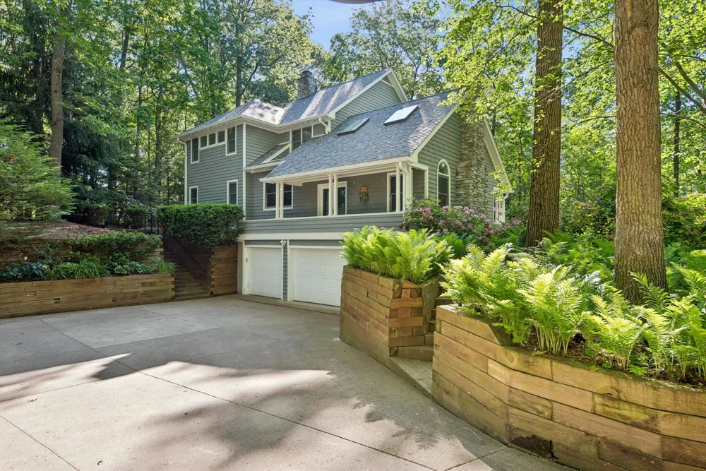 18353 Forest Beach Drive New Buffalo, MI 49117