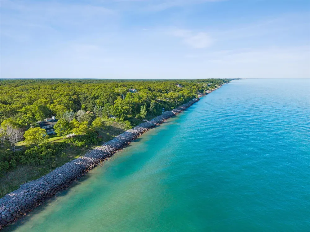 18353 Forest Beach Drive New Buffalo, MI 49117