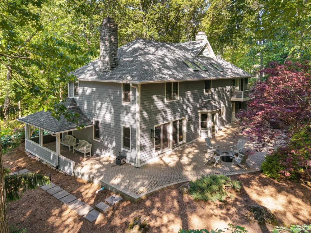 18353 Forest Beach Drive New Buffalo, MI 49117