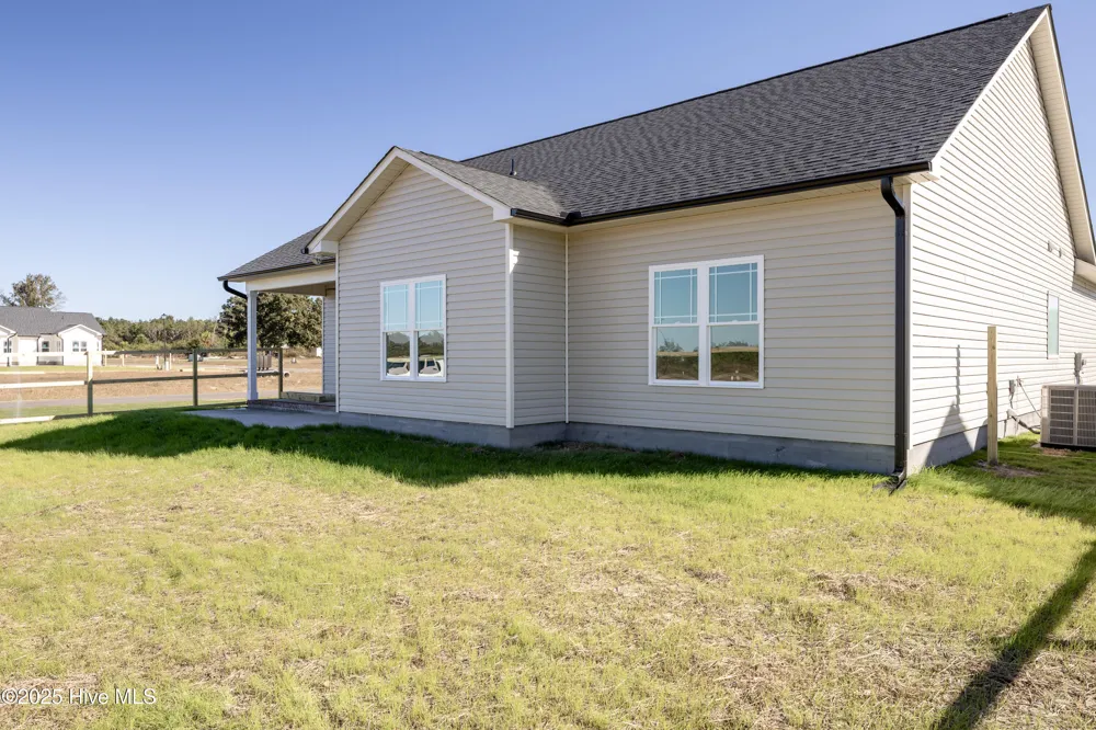 107 Sunny Acres Lane Clinton, NC 28328