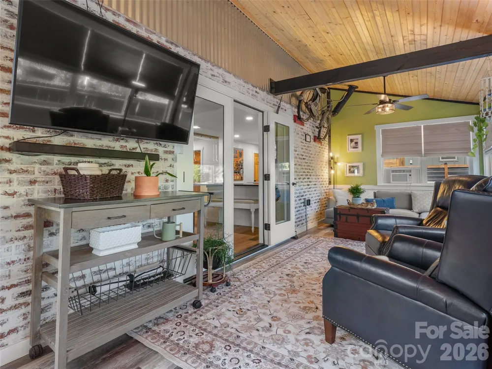 154 White Oak Lane Brevard, NC 28712