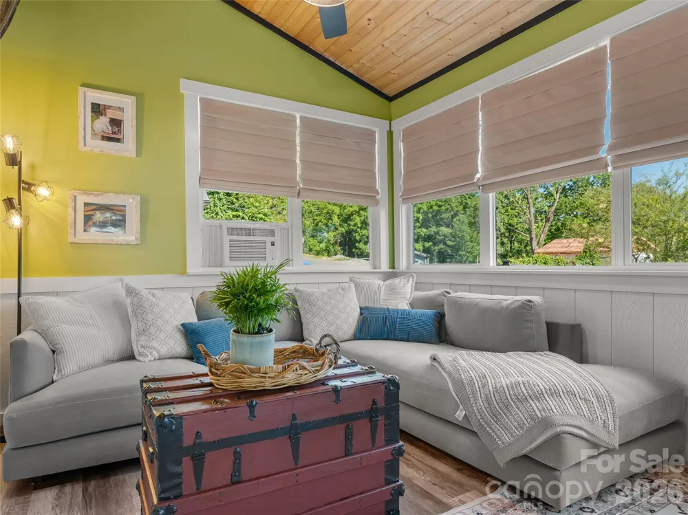 154 White Oak Lane Brevard, NC 28712
