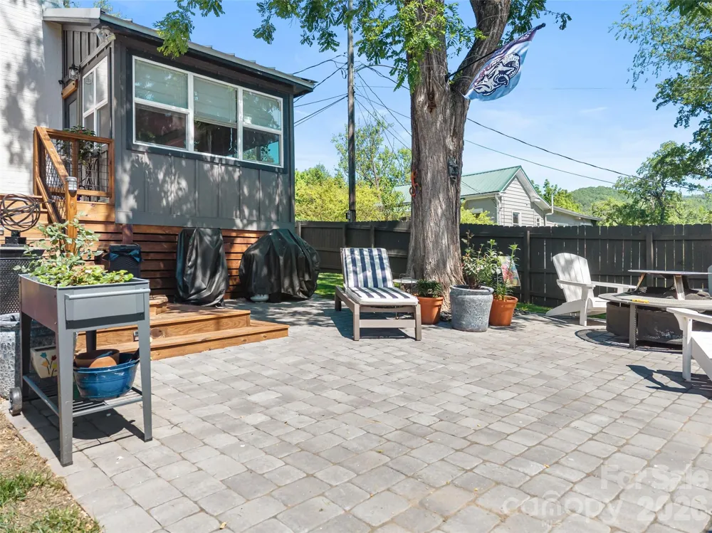 154 White Oak Lane Brevard, NC 28712