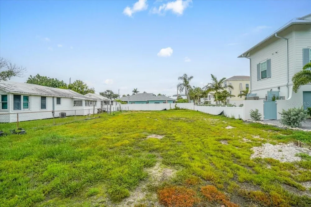 121 48TH STREET Holmes Beach, FL 34217
