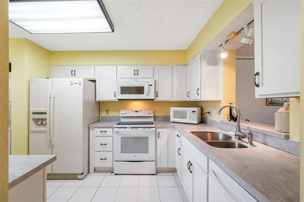 900 COVE CAY DRIVE #1F Clearwater, FL 33760
