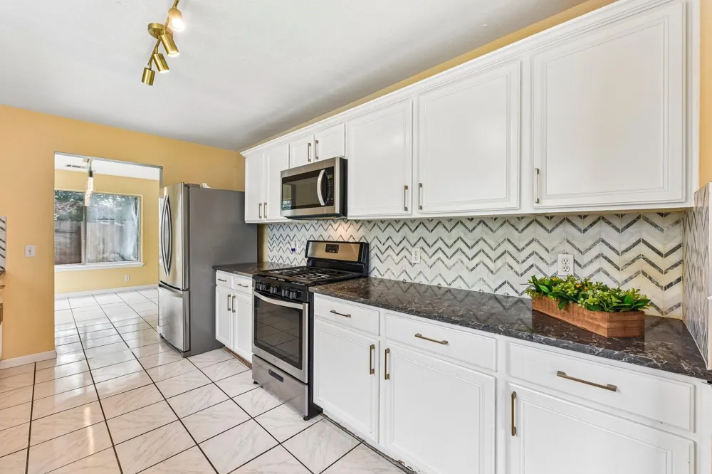 20802 Pacers Gait Lane Pflugerville, TX 78660