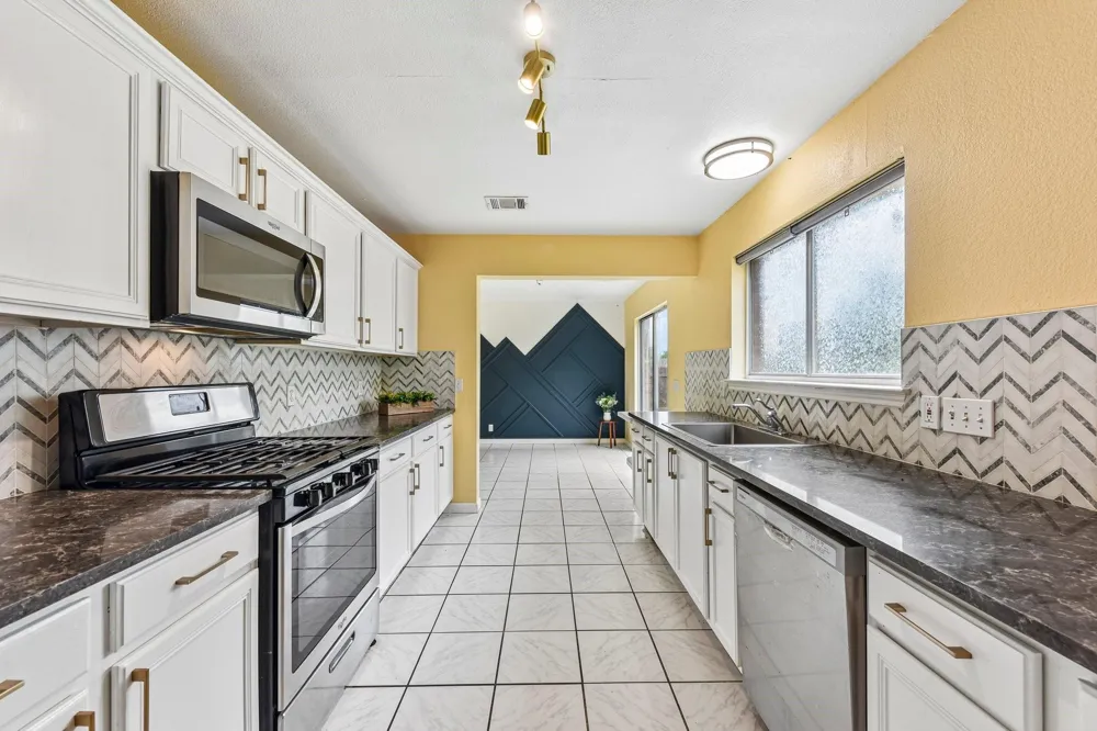 20802 Pacers Gait Lane Pflugerville, TX 78660