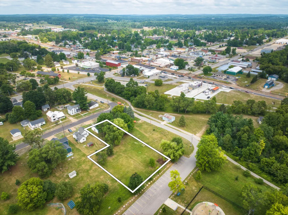 209 S River Street Evart, MI 49631