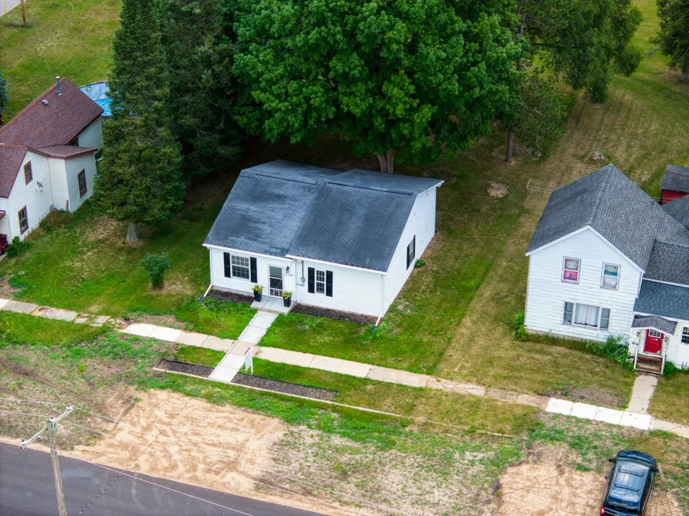 209 S River Street Evart, MI 49631