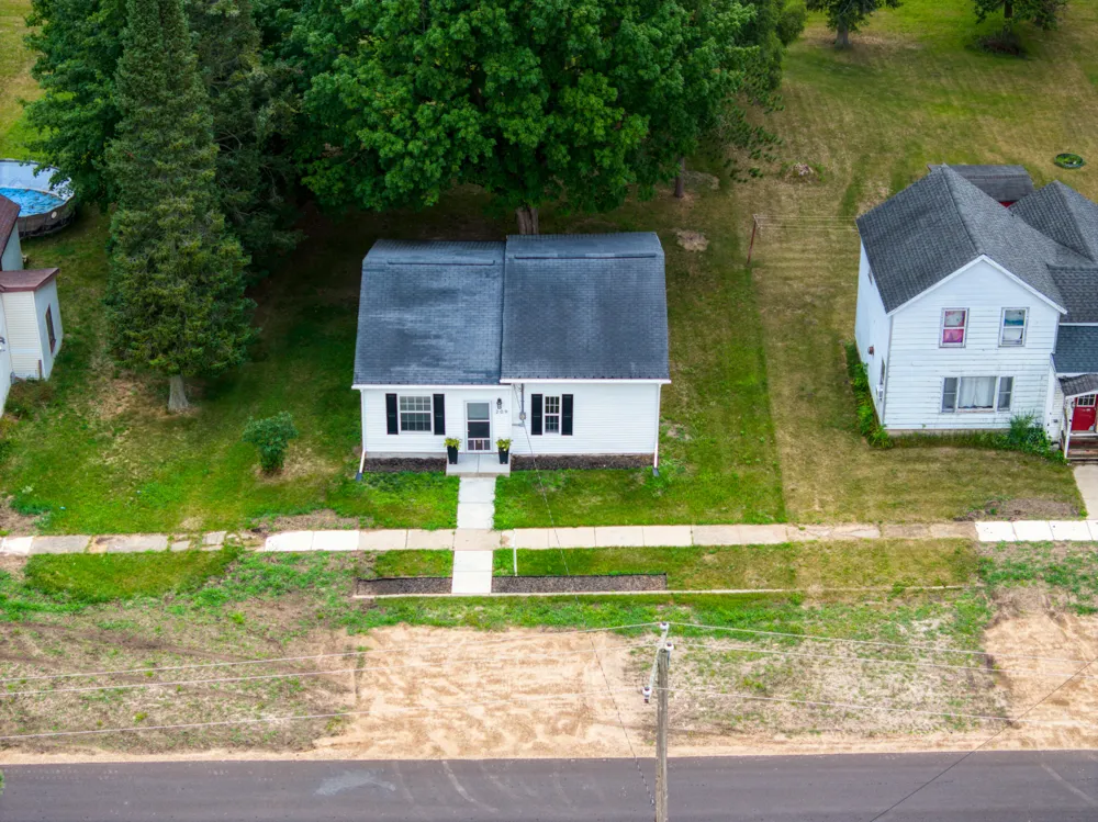 209 S River Street Evart, MI 49631