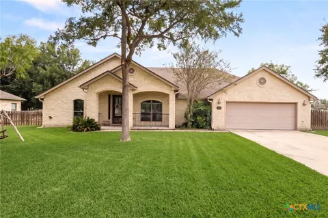 1353 Hunters Court