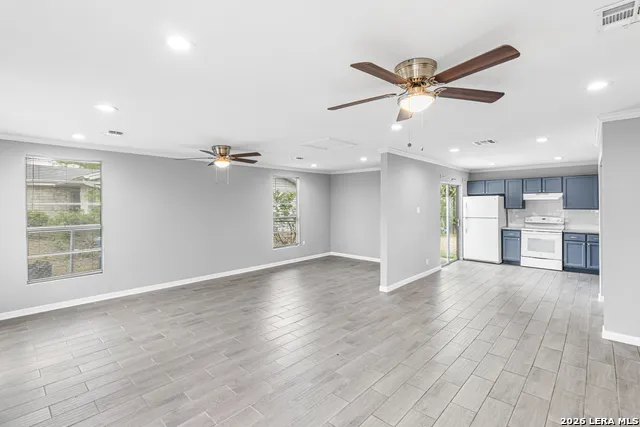 4334 HICKORY HILL DR Kirby, TX 78219