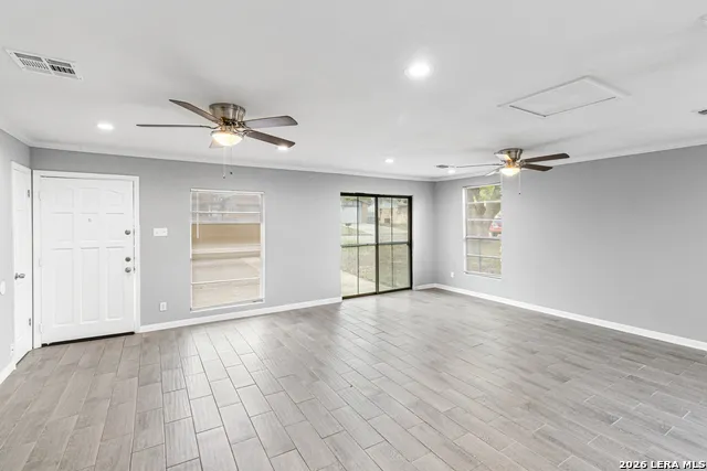 4334 HICKORY HILL DR Kirby, TX 78219