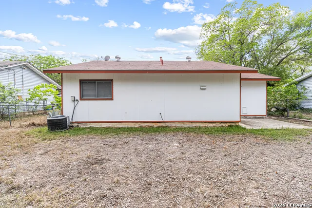 4334 HICKORY HILL DR Kirby, TX 78219