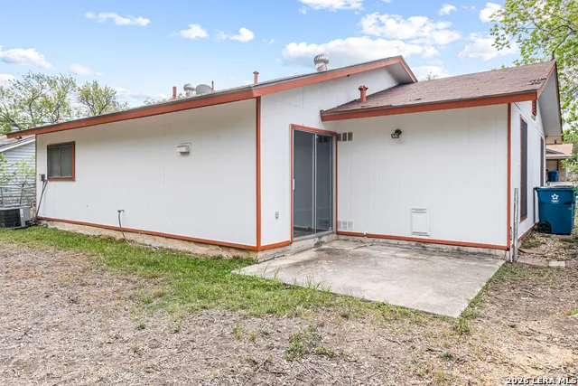 4334 HICKORY HILL DR Kirby, TX 78219