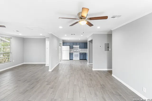4334 HICKORY HILL DR Kirby, TX 78219