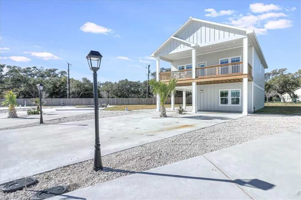 131 Seven Palms Drive Fulton, TX 78358