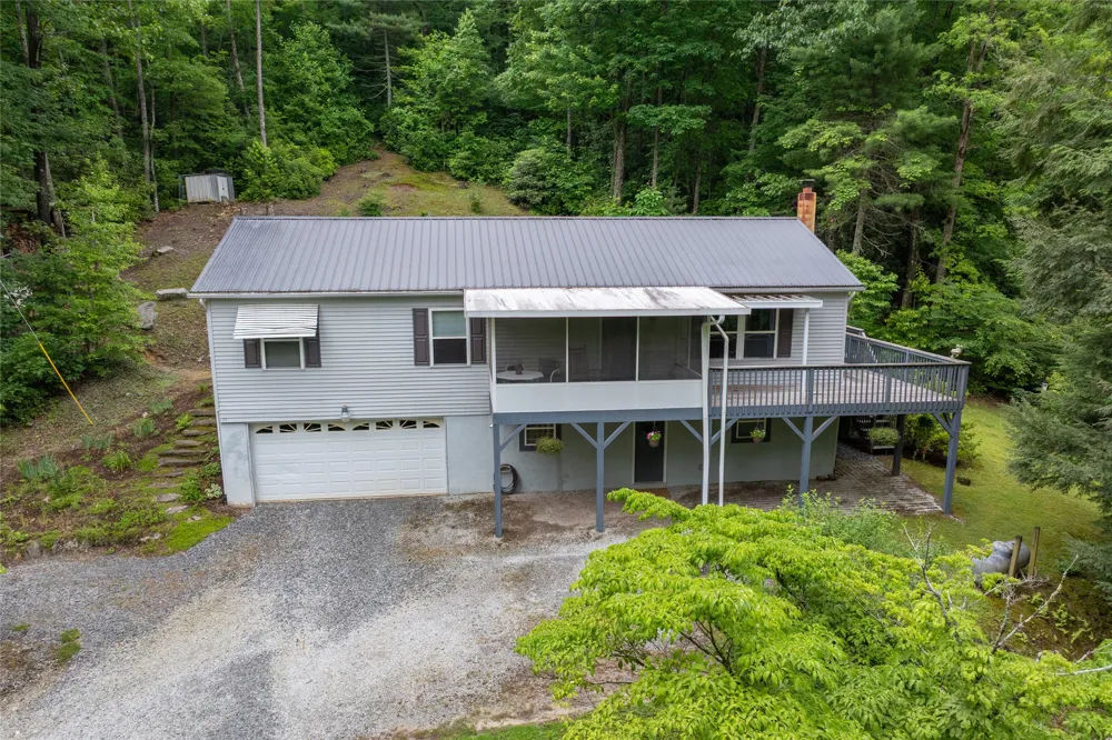125 Round Mountain Road Brevard, NC 28712