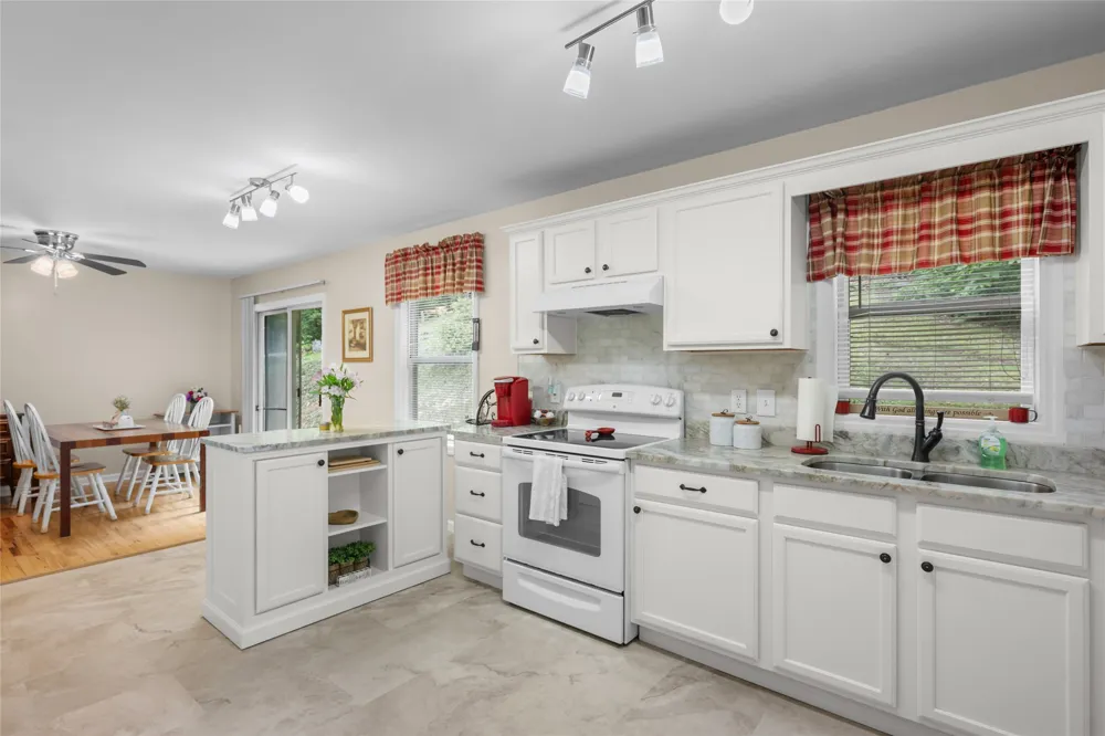 125 Round Mountain Road Brevard, NC 28712