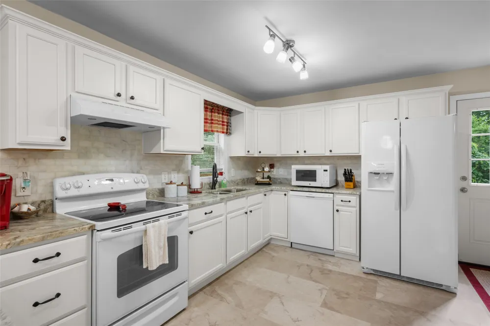 125 Round Mountain Road Brevard, NC 28712