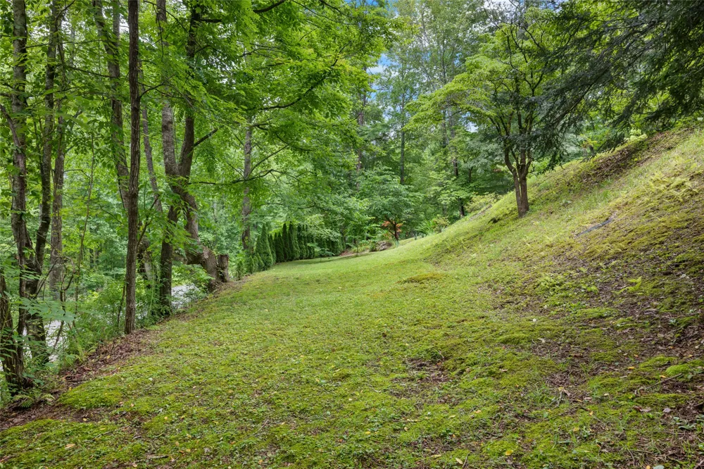 125 Round Mountain Road Brevard, NC 28712