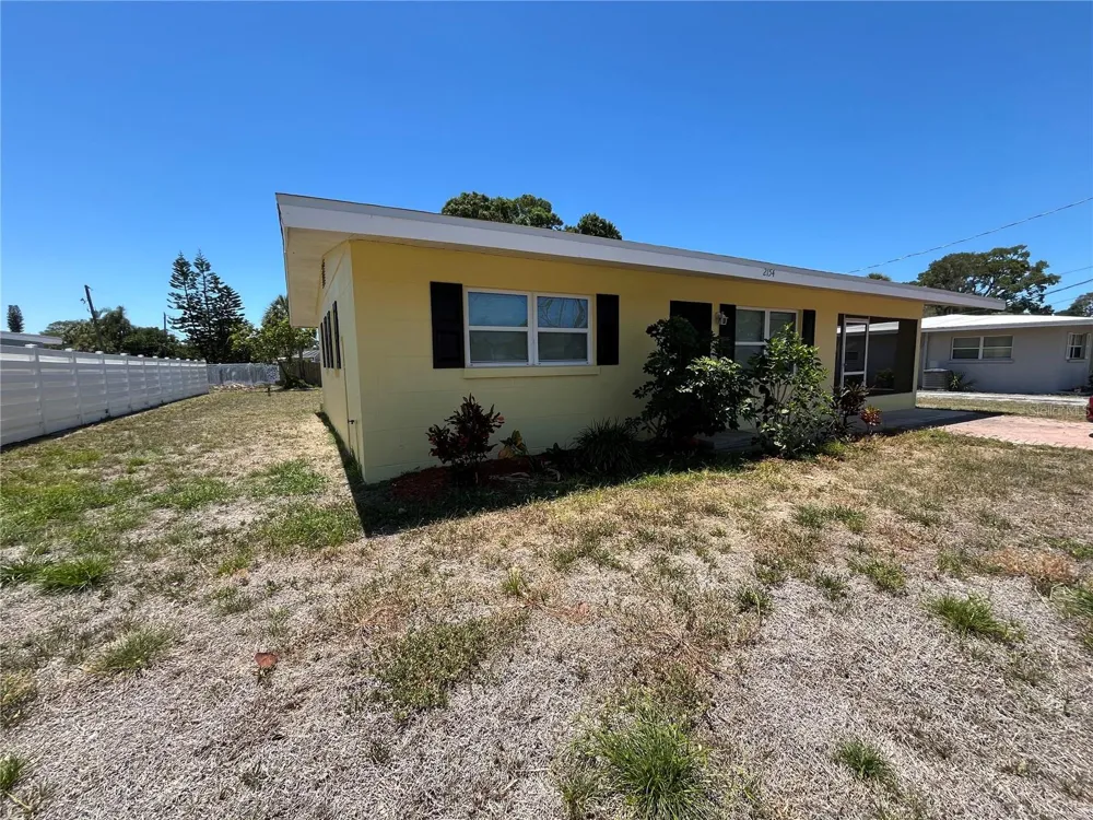 2154 INNER CASS CIRCLE Sarasota, FL 34231