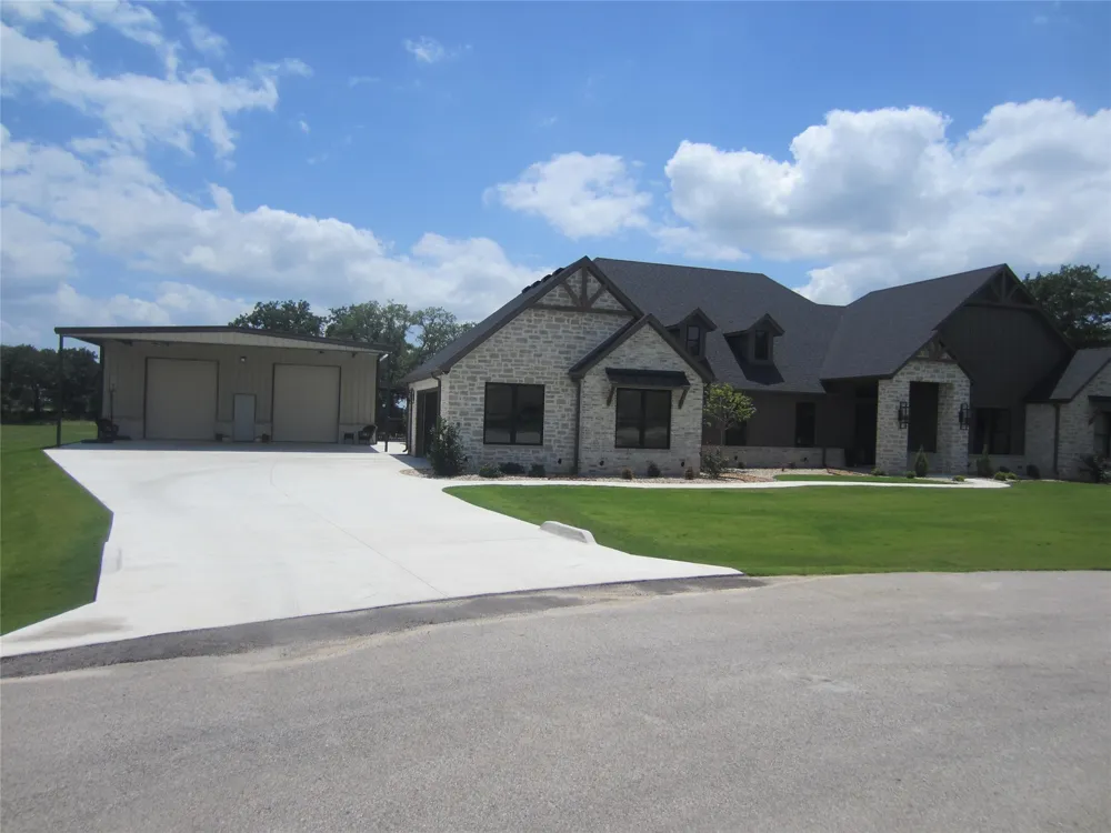 625 Dana Court Tolar, TX 76476