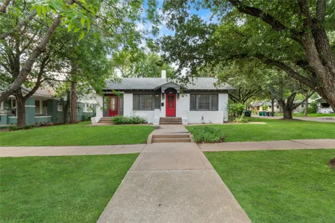 1921 Ben Hall Court