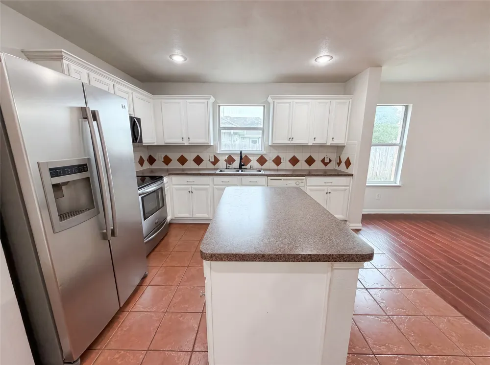 111 Forest Park Lane Red Oak, TX 75154