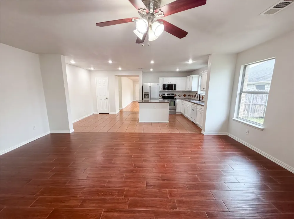 111 Forest Park Lane Red Oak, TX 75154