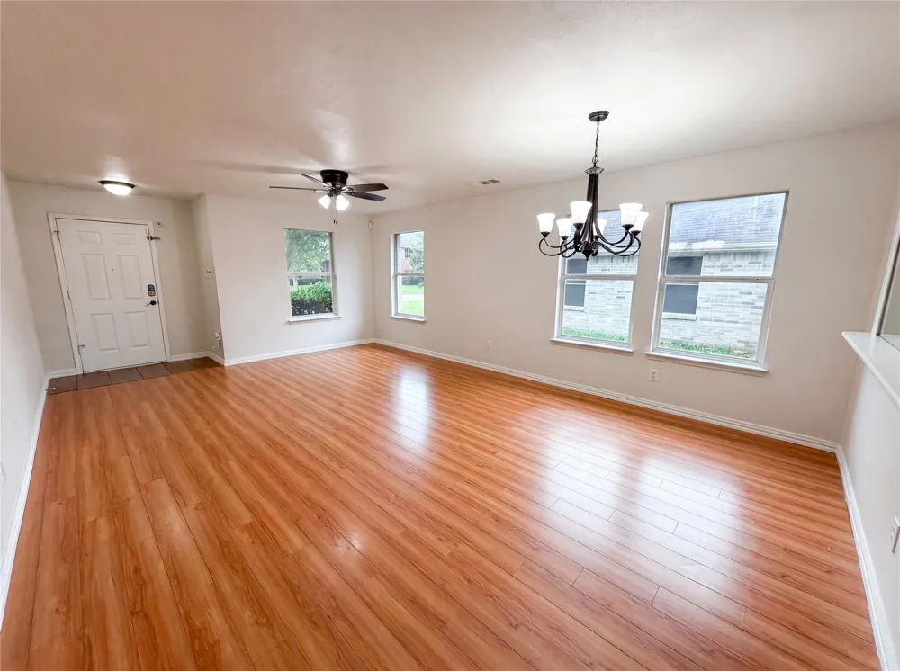 111 Forest Park Lane Red Oak, TX 75154